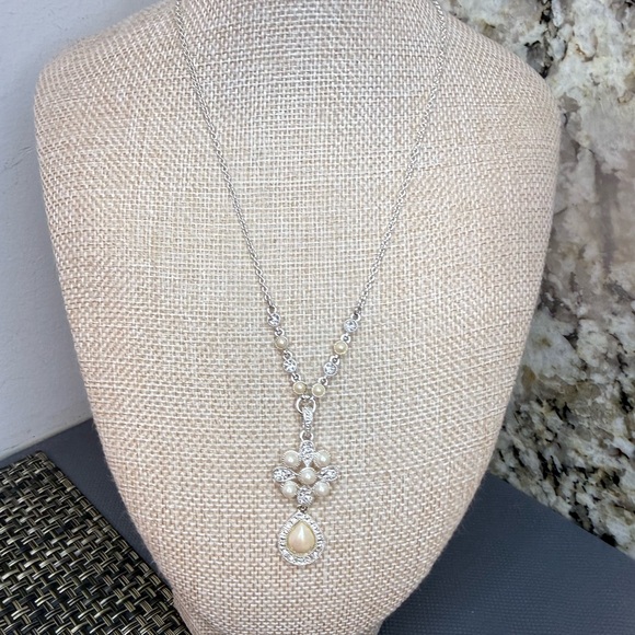 Vintage Crown Trifari Pearl Rhinestone Early 20th Century Necklace - Picture 3 of 10